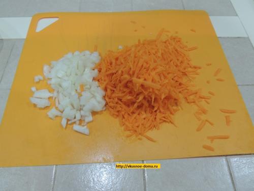 Карп в духовке с морковью и луком. Карп фаршированный целиком морковью, луком и приготовленный в духовке