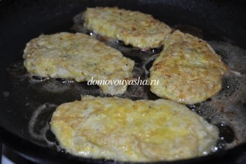 Куриные отбивные в кляре на сковороде из грудки — рецепт сочных и вкусных отбивных