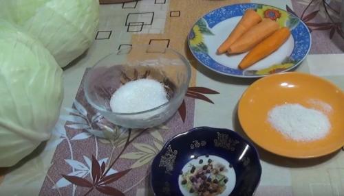 Как квасить капусту в домашних условиях в банках простой рецепт. Квашеная капуста в банке с рассолом — рецепт быстрого приготовления (за 3 дня)