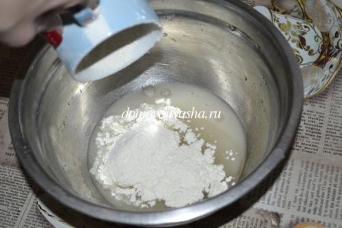 Начинка Для пиццы с колбасой и солеными огурцами. Пицца с солеными огурцами и колбасой