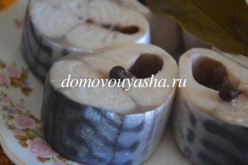 Скумбрия в пряном рассоле рецепт. Рецепт скумбрии пряного посола. Вкусная слабосоленая скумбрия