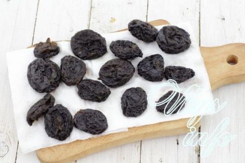 Салат с курицей и черносливом и грибами. Рецепт 1: салат с грибами и черносливом слоями с огурцом (с фото)