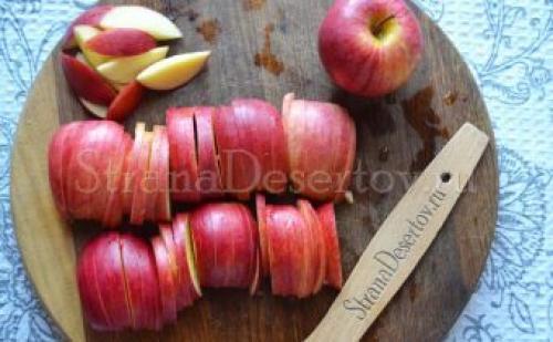 Розочки с яблоками выпечка. Как сделать булочки розочки из слоеного дрожжевого теста