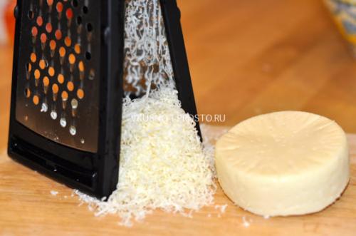 Салат из копченой куриной грудки с ананасом и грибами. Салат с копченой грудкой и ананасами