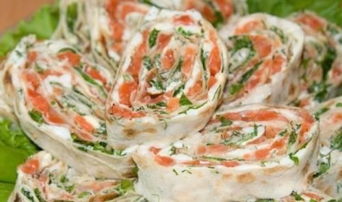 Что можно завернуть в лаваш на скорую руку. Рулетики из лаваша с красной рыбой (семгой) и сливочным сыром