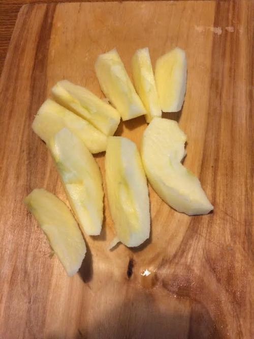 Курица в духовке с лимоном и яблоками. Курица, запеченная с яблоками в духовке