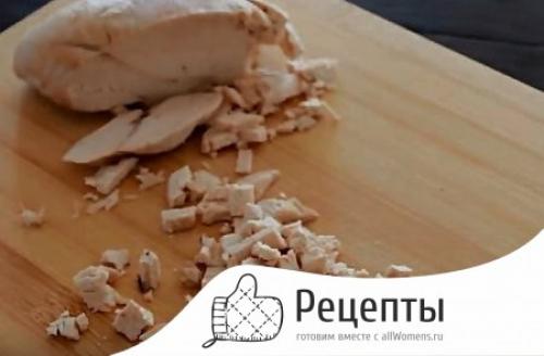 Рецепт салата курица с черносливом и грецкими орехами с сыром. Способ приготовления