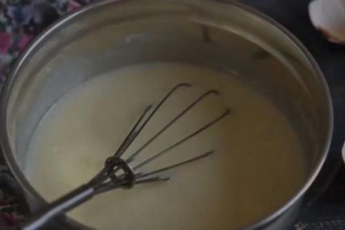 Блины на молоке с добавлением кефира. Вкусные блинчики с дырочками. Как приготовить тонкие блины на кефире с молоком?