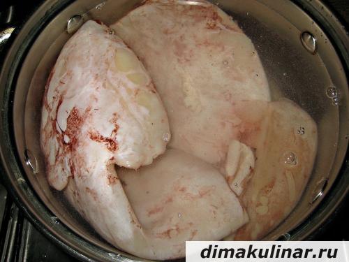 Как замариновать лук для салата с кальмарами. Самый вкусный и простой салат с кальмарами и яйцом «Морской сюрприз»