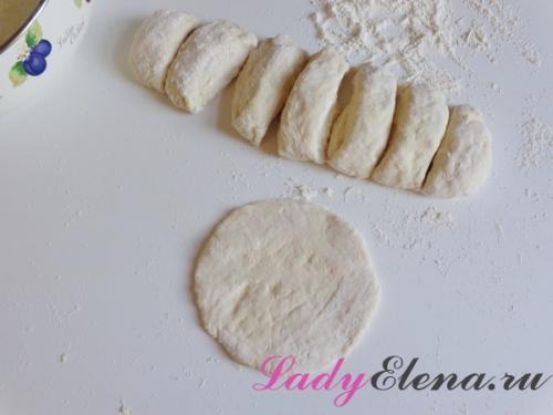 Тонкие хачапури с сыром. Домашние хачапури с сыром и творогом – фото рецепт пошаговый