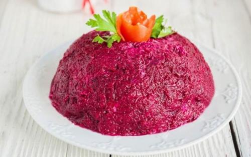 Семга под шубой с зеленым луком. Салат «Под шубой» с семгой: лучшие рецепты от кулинаров