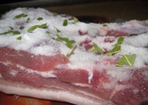 Как варить рулет сало в пакете рецепт. Пикантный рулет с непревзойденным ароматом