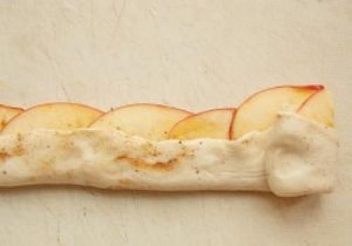 Розочки из слоеного теста с яблоками рецепт. Розочки из слоеного теста с яблоками — шикарная выпечка к чаю!