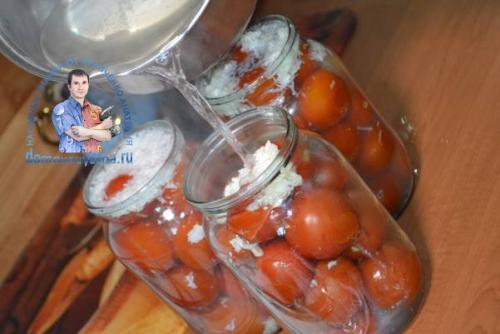 Помидоры на зиму с чесноком под снегом пошаговый рецепт. Помидоры под снегом с чесноком на зиму. Рецепт на литровую баночку