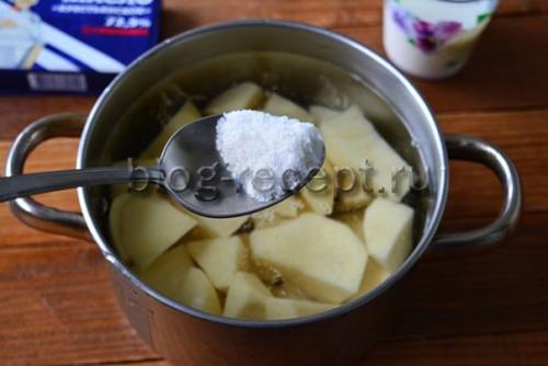 Как сварить вкусное пюре из картофеля с молоком пошаговый рецепт. Ингредиенты на 2-3 порции: