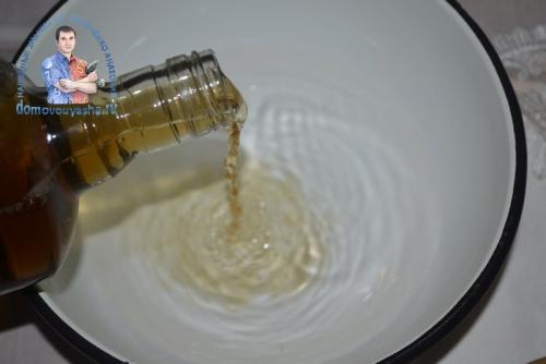 Лук маринованный в уксусе для селедки под шубой. Как замариновать лук для селедки. Сочный и хрустящий маринованный лук с яблочным уксусом