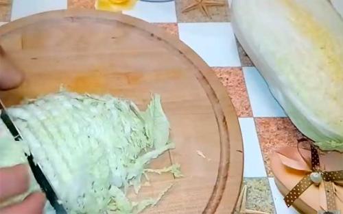 Салат помидоры огурцы перец Болгарский. Салат из помидоров, огурцов, болгарского перца с мидиями