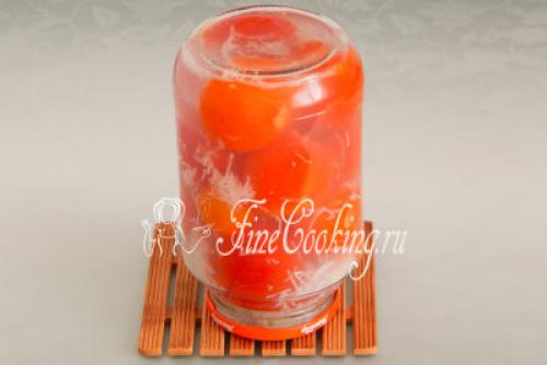 Помидоры с чесноком под снегом на зиму пальчики оближешь. Маринованные помидоры "под снегом" на зиму