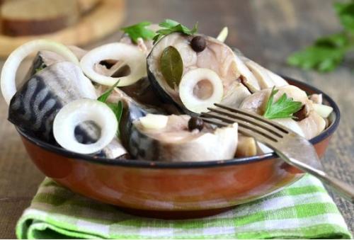 Как правильно посолить скумбрию в домашних условиях вкусно и быстро. Очень вкусная скумбрия, соленая в домашних условиях: 5 лучших рецептов