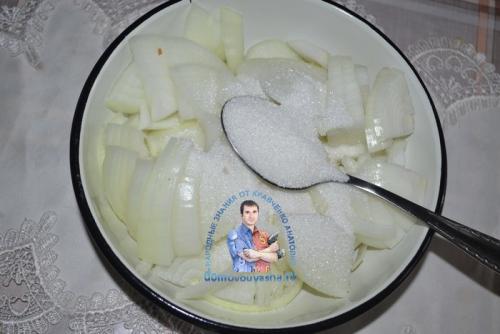 Как замариновать лук для салата быстро и вкусно без уксуса. Как замариновать лук для салата просто, быстро, и очень вкусно