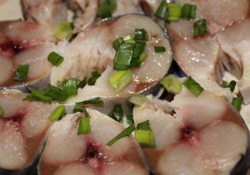Как вкусно засолить скумбрию. Вкуснейшая малосольная скумбрия в масле