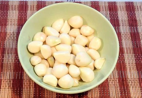 Рецепт маринованного чеснока зубчиками быстрого приготовления. Хрустящий маринованный чеснок быстрого приготовления