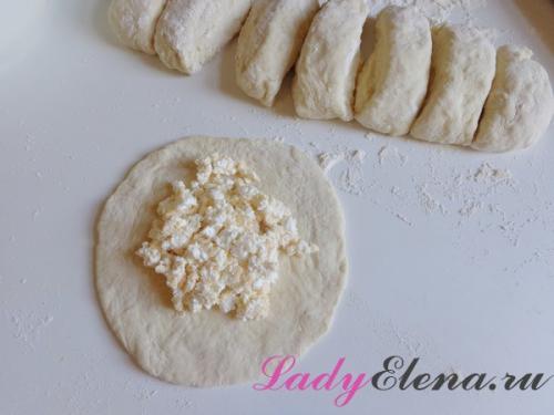 Тонкие хачапури с сыром. Домашние хачапури с сыром и творогом – фото рецепт пошаговый