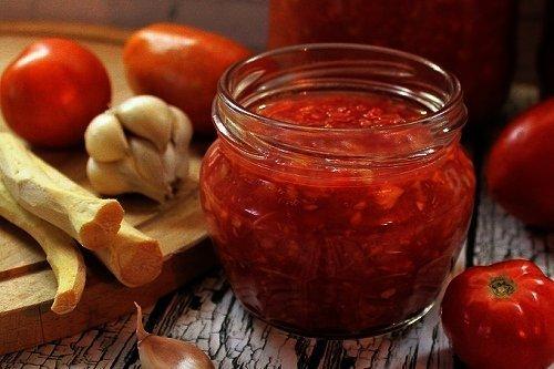 Хреновая закуска из помидор с хреном и чесноком на зиму. Помидоры с хреном и чесноком