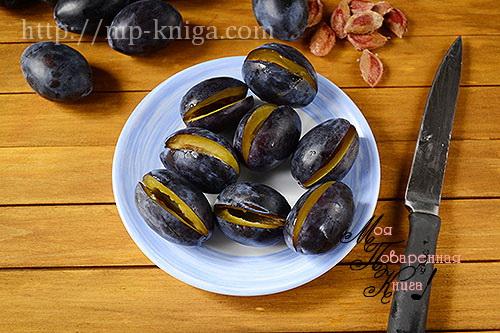 Маринованные сливы на зиму с чесноком вместо косточки