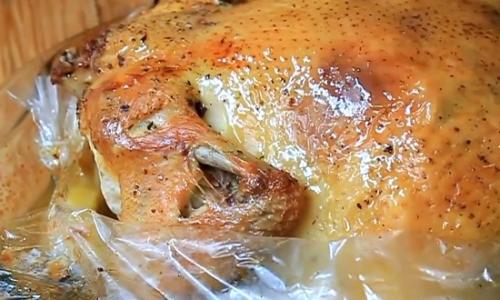 Как вкусно приготовить курицу в духовке кусочками с картошкой в духовке. Рецепт курицы, приготовленной целиком с картошкой и черносливом в рукаве