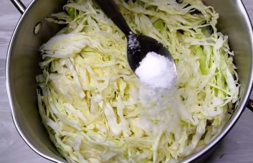 Капуста, как в столовой рецепт. Салат из капусты как в советской школьной столовой, есть хитрость!