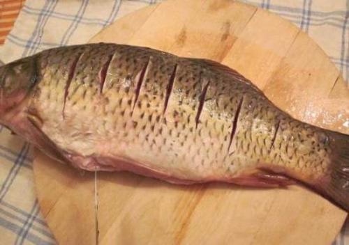 Карп кусочками с овощами запеченный в духовке. Рецепт карпа в духовке с овощами: как приготовить рыбу целиком или порционно?