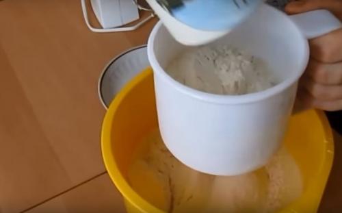 Заварные блины в дырочку. Заварные блины на молоке и кипятке