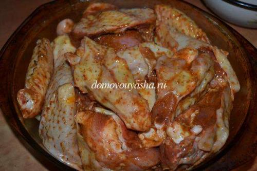 Как вкусно приготовить курицу кусочками. Как приготовить домашнюю курицу кусочками в духовке