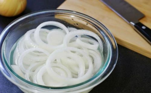 Как лук замариновать в уксусе для салата быстро и вкусно. Быстрый рецепт маринованного лука в уксусе