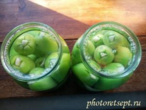 Зеленые помидоры на зиму рецепты маринованные с чесноком и морковью на зиму. Ингредиенты:
