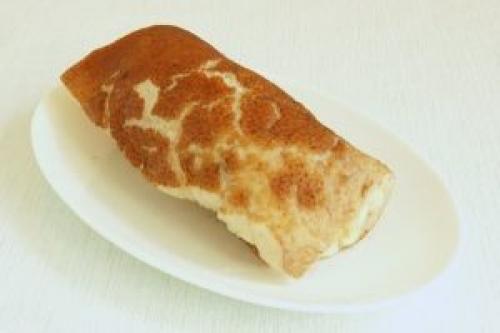 Рулет из сала свинины вареный в пакете. Вареный фаршированный рулет в пакете