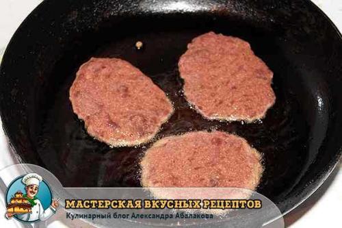 Рецепт печеночных котлет из свиной печени с манкой. Печеночные котлеты из свиной печени с манкой