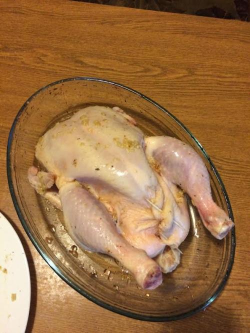 Курица в духовке с лимоном и яблоками. Курица, запеченная с яблоками в духовке
