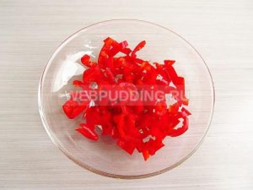 Салат кобра из красных помидор на зиму.