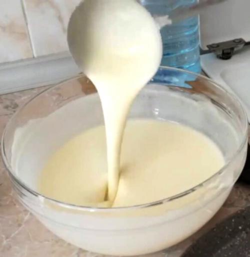 Блины на кефире с кипятком рецепт тонкие с дырочками. Ажурные блины на кефире с кипятком – пошаговый рецепт тонких блинчиков