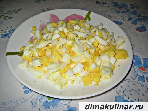 Как замариновать лук для салата с кальмарами. Самый вкусный и простой салат с кальмарами и яйцом «Морской сюрприз»