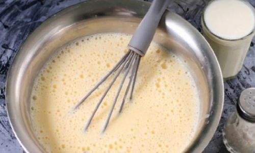 Ажурные тонкие, заварные блины на кефире с кипятком