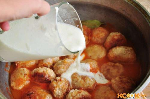 Тефтели в сметанном соусе, как в садике. Пошаговый рецепт приготовления мясных тефтелей с рисом в соусе как в детском саду с фото