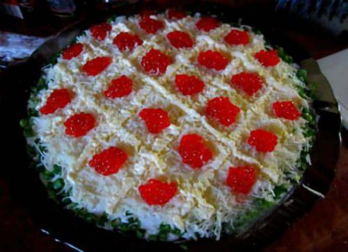 Семга под шубой с зеленым луком. Салат «Под шубой» с семгой: лучшие рецепты от кулинаров