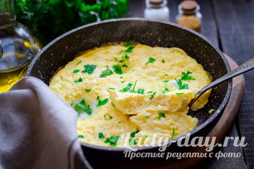 Пышный омлет, как в садике, на сковороде