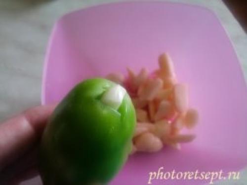 Зеленые помидоры на зиму рецепты маринованные с чесноком и морковью на зиму. Ингредиенты: