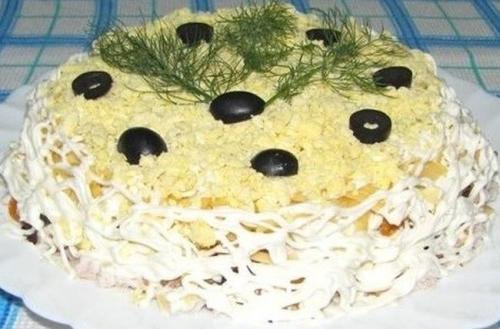 Салат из куриной грудки и грибами: «Грибы под шубой» — слоеный салат