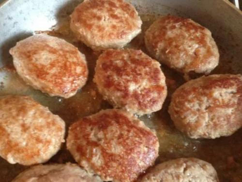 Рецепт вкусных котлет из фарша говядины и свинины на сковородке. Котлеты из фарша на сковороде — классический рецепт