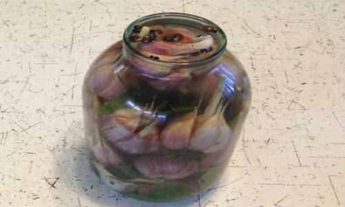 Маринованный чеснок целыми головками, как на рынке рецепт на зиму. Чеснок на зиму маринованный головками как на рынке